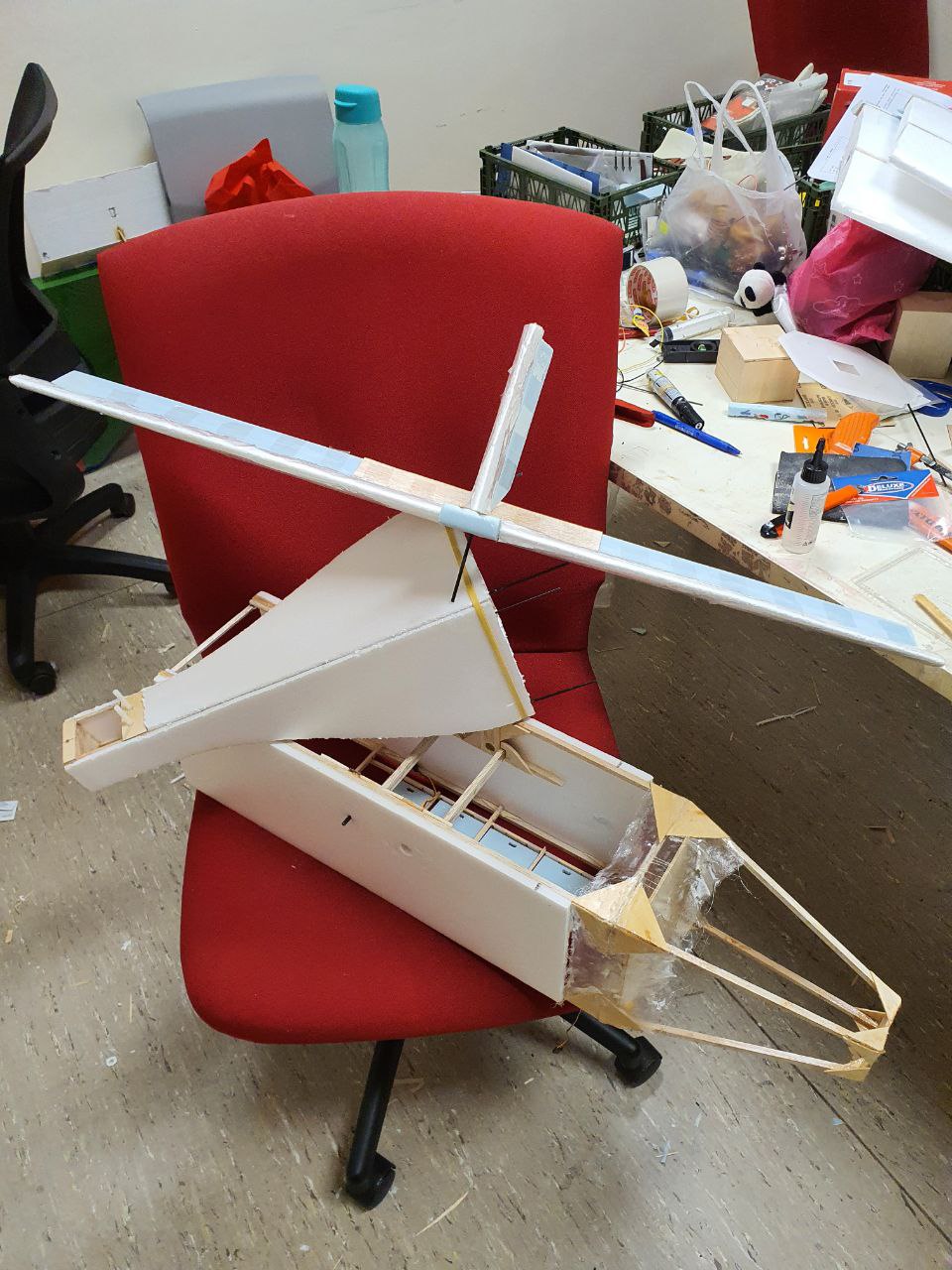 Here is our fuselage in three parts, which was necessary to take our plane in flight-legal boxes to the US.
